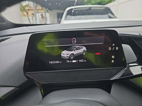 Used 2022 Volkswagen ID.4 Pro image 9