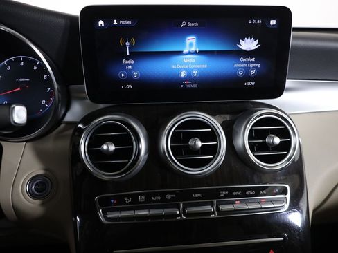 Used 2022 Mercedes-Benz GLC 300 4MATIC image 25