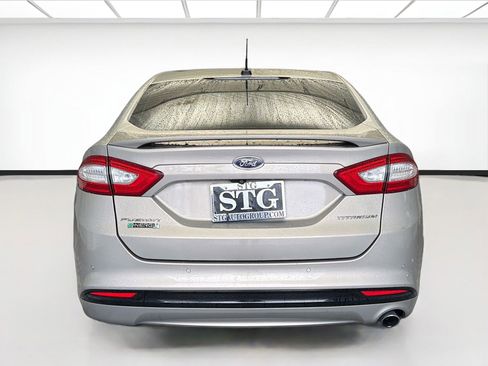 Used 2016 Ford Fusion Energi Titanium FWD image 5