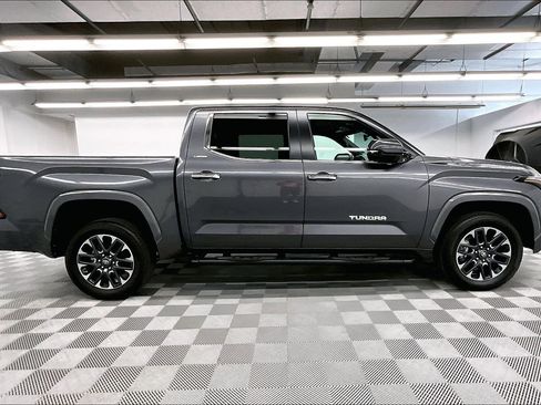 Used 2025 Toyota Tundra Limited AWD/4WD image 16
