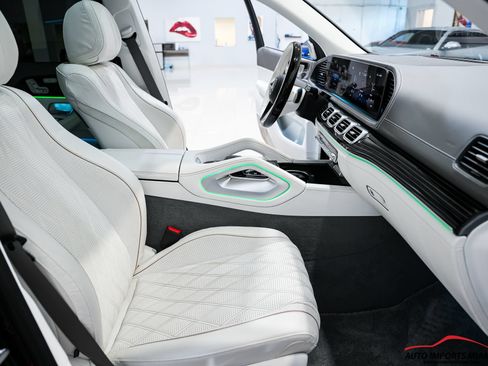 Used 2024 Mercedes-Benz Maybach GLS 600 4MATIC image 48