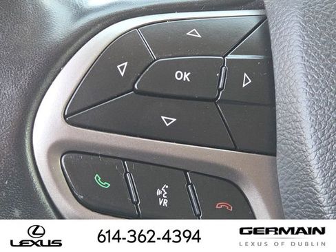 Used 2021 Jeep Cherokee Latitude Lux w/ Comfort/Convenience Group FWD image 20