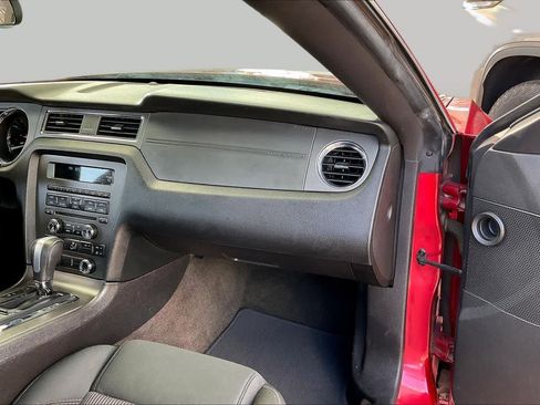 Used 2013 Ford Mustang Coupe RWD image 17