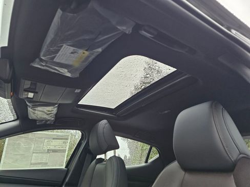 New 2026 MAZDA MAZDA3 Hatchback w/Premium Plus Pkg image 13