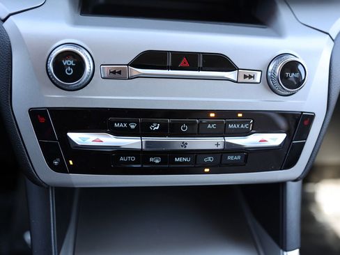 Used 2023 Ford Explorer XLT w/ Equipment Group 202A image 27