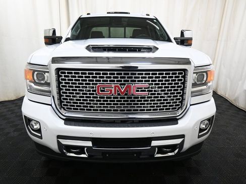 Used 2017 GMC Sierra 2500 Denali w/ Duramax Plus Package image 2