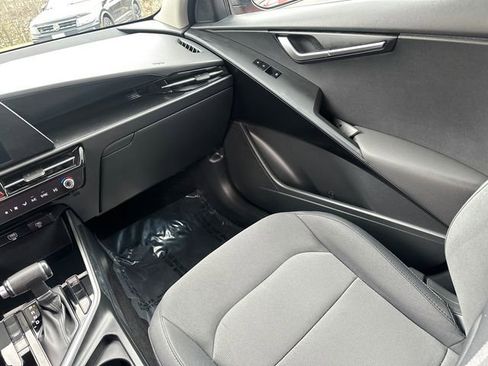 Used 2025 Kia Niro LX FWD image 22