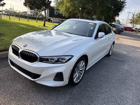 Used 2024 BMW 330i Sedan w/ Convenience Package RWD image 3
