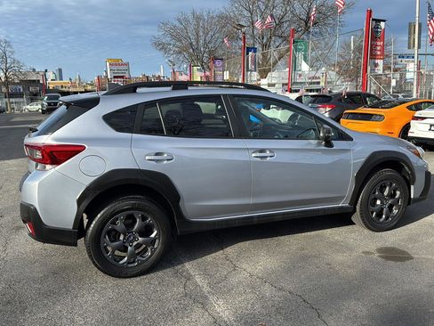 Used 2022 Subaru Crosstrek 2.5i Sport w/ Moonroof Package image 9