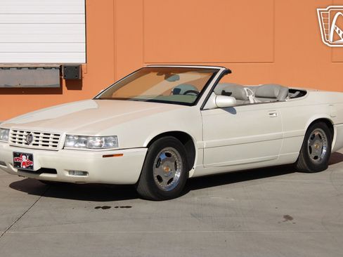 Used 2002 Cadillac Eldorado Touring w/ Preffered Equipment Group image 20