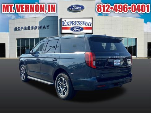 Used 2025 Ford Expedition Active AWD/4WD image 9