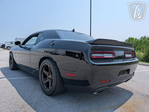 Used 2016 Dodge Challenger R/T Scat Pack w/ Leather Interior Group image 9