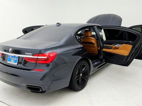 Used 2017 BMW 750i xDrive image 12