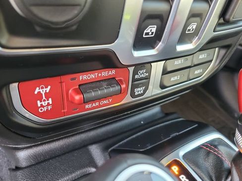 Used 2023 Jeep Wrangler Rubicon w/ Cold Weather Group AWD/4WD image 29