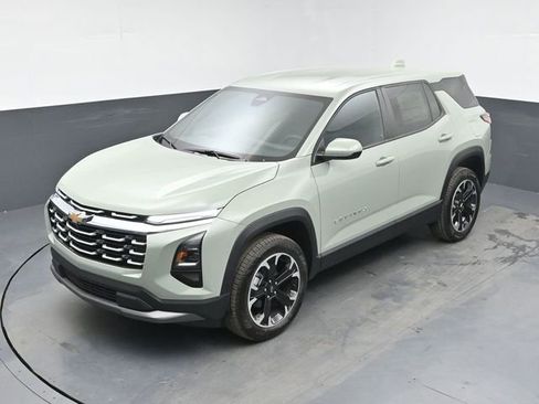 Used 2026 Chevrolet Equinox LT AWD/4WD image 37