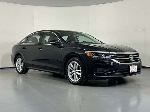 Used 2020 Volkswagen Passat 2.0T SE image 1