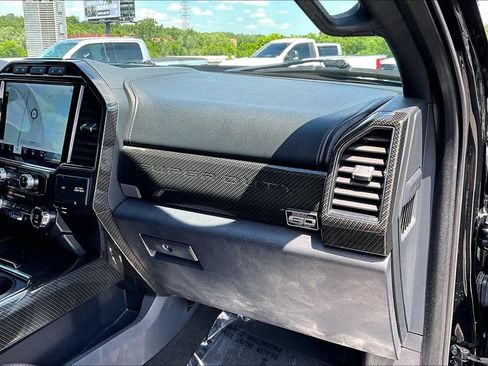 Used 2022 Ford F250 Lariat w/ Lariat Ultimate Package AWD/4WD image 29