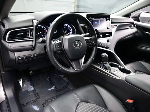 Used 2023 Toyota Camry SE FWD image 13