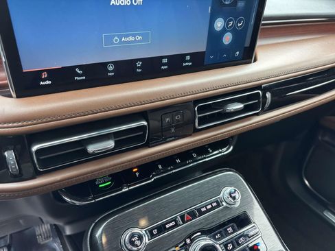 Used 2021 Lincoln Nautilus Reserve image 23