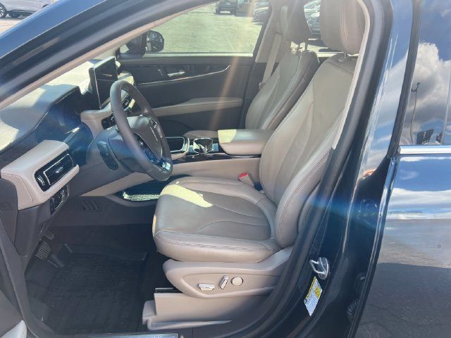 Certified 2023 Lincoln Nautilus Reserve AWD/4WD image 12