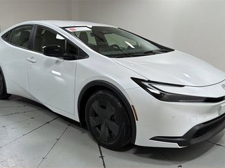 Certified 2025 Toyota Prius LE video 3