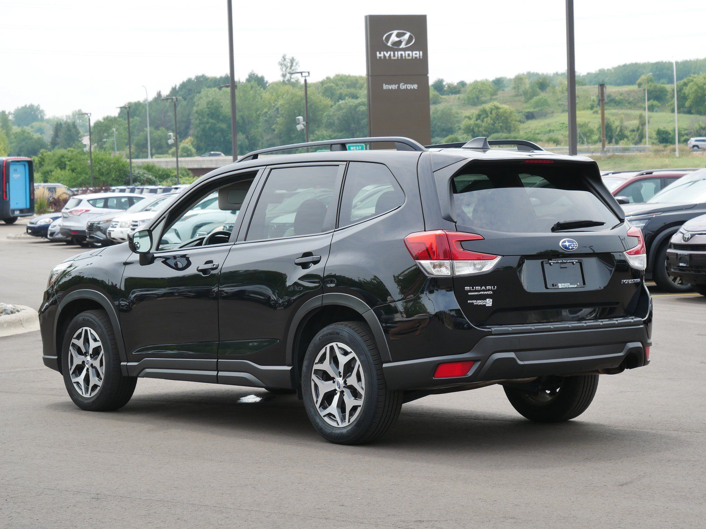 Used 2019 Subaru Forester Premium w/ All-Weather Package AWD/4WD image 8