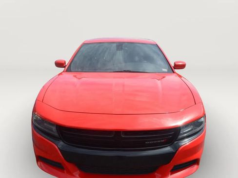 Used 2016 Dodge Charger R/T RWD image 2