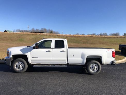 Used 2016 Chevrolet Silverado 2500 LT w/ LT Convenience Package image 2