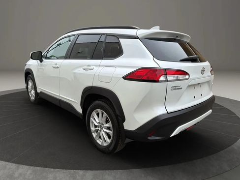 Used 2023 Toyota Corolla Cross LE AWD/4WD image 7