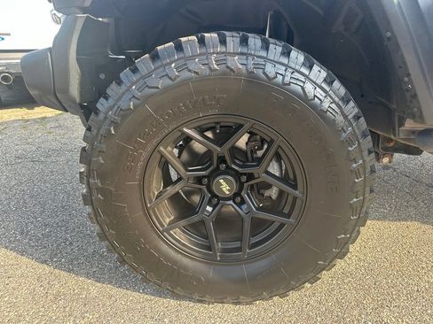 Used 2020 Jeep Wrangler Sport AWD/4WD image 32