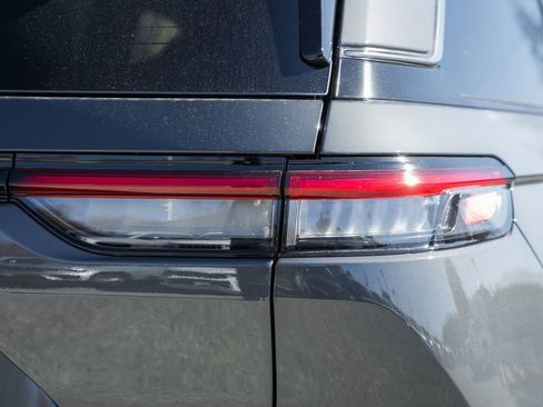 New 2025 Jeep Grand Cherokee Laredo X image 6