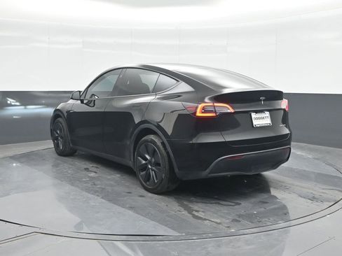 Used 2024 Tesla Model Y Long Range AWD/4WD image 21