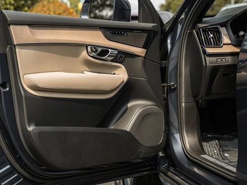 New 2026 Volvo XC90 T8 Ultra w/ Protection Package Premier AWD/4WD image 40