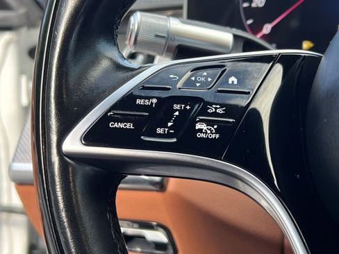 Used 2022 Mercedes-Benz S 500 4MATIC w/ AMG Line Package image 36