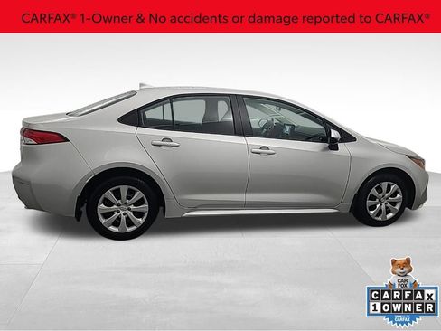 Used 2025 Toyota Corolla LE image 2