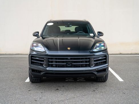 Used 2024 Porsche Cayenne E-Hybrid image 6