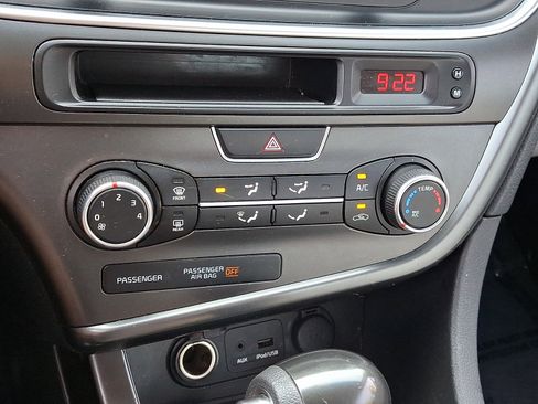 Used 2015 Kia Optima LX FWD image 14