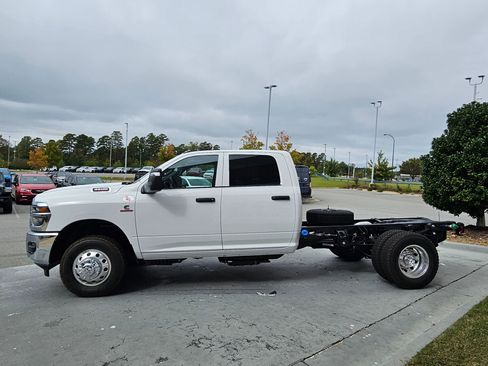 New 2026 RAM 3500 Tradesman w/ Chrome Appearance Group image 4