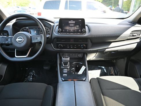 Used 2024 Nissan Rogue S FWD image 12