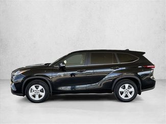 Used 2024 Toyota Highlander LE video 2