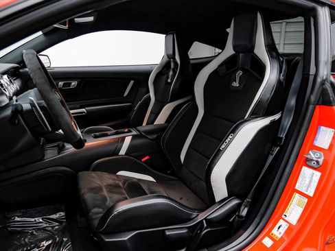 Used 2022 Ford Mustang Shelby GT500 w/ Technology Package RWD image 38