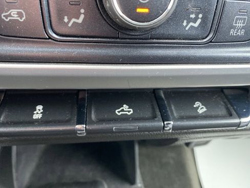 Used 2018 GMC Sierra 1500 SLE w/ SLE Value Package image 33