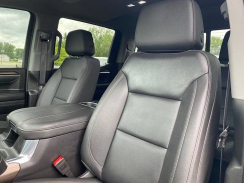 Used 2024 Chevrolet Silverado 1500 LT Trail Boss w/ LT Trail Boss Premium Package AWD/4WD image 13