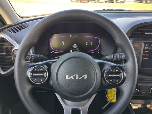 Certified 2025 Kia Soul LX w/ LX Technology Package image 14