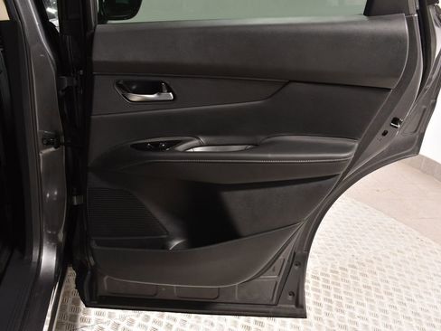 Used 2025 Nissan Murano SV image 29