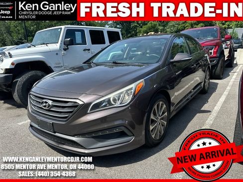 Used 2014 Hyundai Elantra SE w/ Option Group 02 FWD image 3