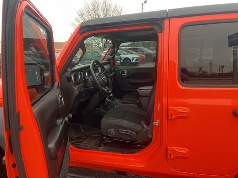 Used 2018 Jeep Wrangler Unlimited Sport image 6