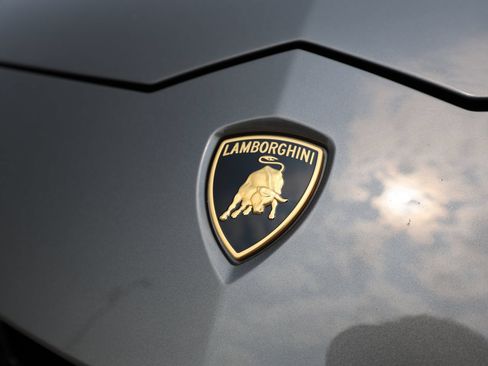 Used 2021 Lamborghini Urus AWD/4WD image 18