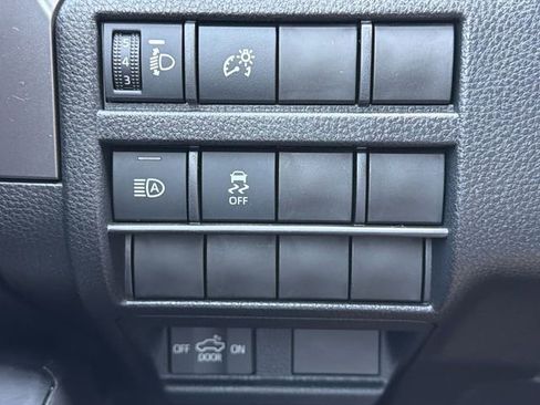 Used 2025 Toyota Tacoma SR5 AWD/4WD image 20