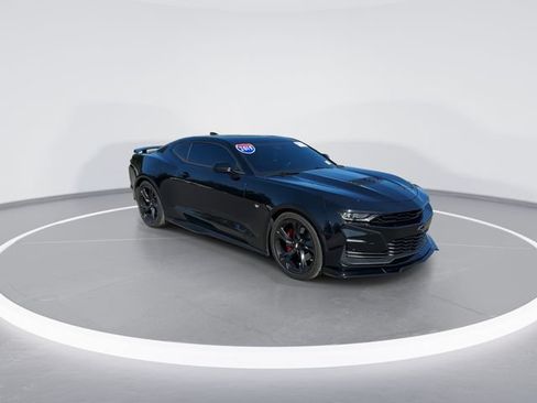 Used 2019 Chevrolet Camaro SS RWD image 3
